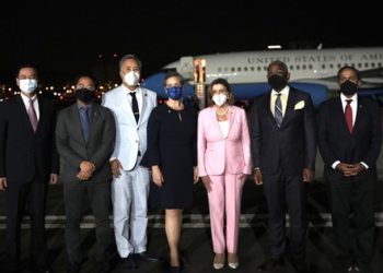 Đọ sức lằn ranh đỏ giữa Mỹ và Trung Quốc ở eo biển Đài Loan