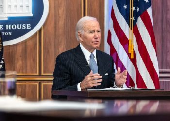Tại sao Tổng thống Joe Biden không lên tiếng ủng hộ các cuộc biểu tình tại Trung Quốc và Iran?
