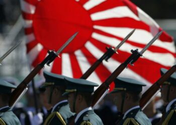 Điều bất thường đằng sau ngân sách quốc phòng mới của Nhật Bản