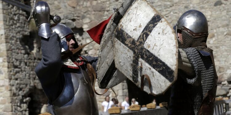 Liệu Nga có các “hiệp sĩ đen” giúp sức trong cơn sóng thần các lệnh trừng phạt?