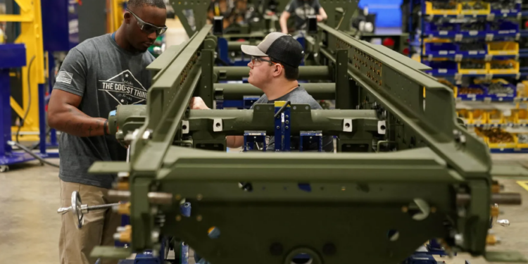 Cuộc chiến tại Ukraine bộc lộ điểm yếu của nền công nghiệp quốc phòng Mỹ 1 Cuộc chiến tại Ukraine bộc lộ điểm yếu của nền công nghiệp quốc phòng Mỹ