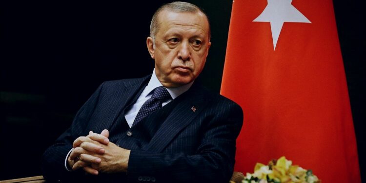 Kế hoạch chuyển giao quyền lực của Tổng thống Erdogan và tác động tới chính sách đối ngoại của Thổ Nhĩ Kỳ