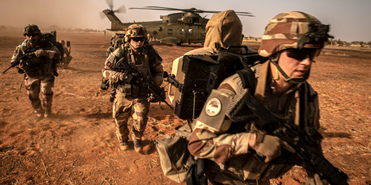 Pháp điều chỉnh chính sách quân sự: chất lượng liệu có tăng tỉ lệ thuận với số lượng?