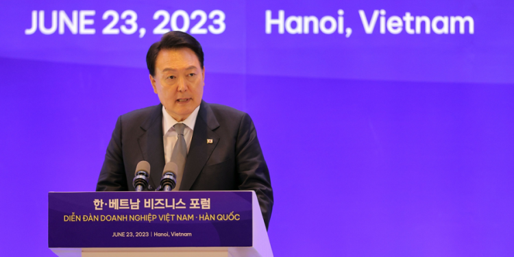 Chính sách đối ngoại và đối nội của Yoon Suk-yeol năm 2023: “nhất bên trọng nhất bên khinh” 1 Chính sách đối ngoại và đối nội của Yoon Suk-yeol năm 2023: “nhất bên trọng nhất bên khinh”
