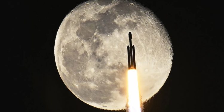 Cạnh tranh phát triển vũ khí không gian giữa Mỹ và Trung Quốc