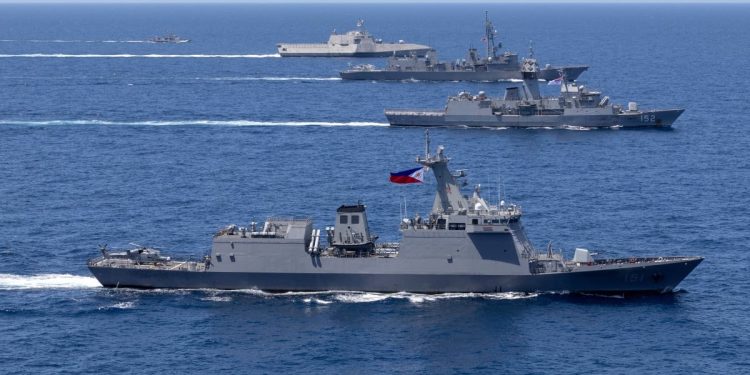 Hoạt động Hợp tác Hàng hải Mỹ – Australia – Nhật Bản – Philippines tạo ra những thách thức mới ở Biển Đông