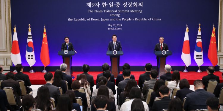 Hội nghị thượng đỉnh Trung - Nhật - Hàn: Khả quan nhưng không có đột phá 1 Hội nghị thượng đỉnh Trung – Nhật – Hàn: Khả quan nhưng không có đột phá