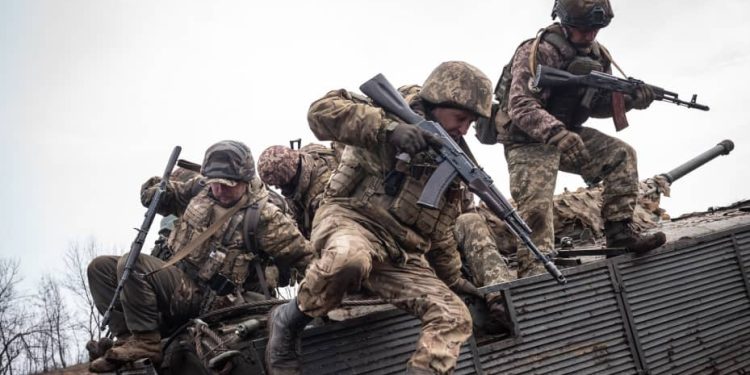 Từ chiến dịch quân sự tới chiến tranh: Nhìn lại một số bài học từ cuộc chiến tại Ukraine 1 Từ chiến dịch quân sự tới chiến tranh: Nhìn lại một số bài học từ cuộc chiến tại Ukraine