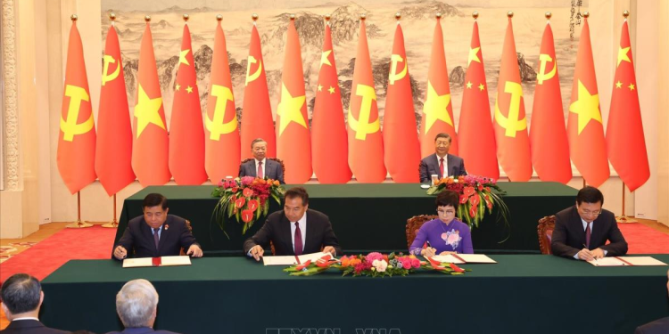 Chuyến thăm Trung Quốc của Tổng Bí thư, Chủ tịch nước Tô Lâm nói lên điều gì?
