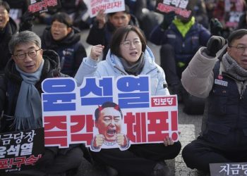 Tổng thống và quyền tổng thống đều bị luận tội, tình hình chính trị Hàn Quốc sẽ đi về đâu?