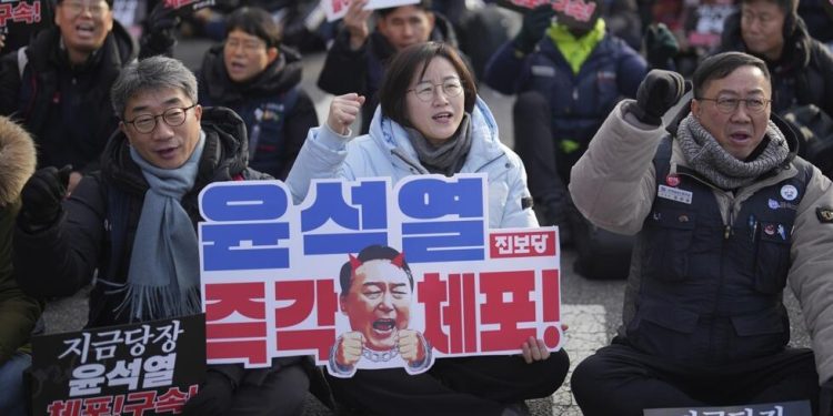 Tổng thống và quyền tổng thống đều bị luận tội, tình hình chính trị Hàn Quốc sẽ đi về đâu? 1 Tổng thống và quyền tổng thống đều bị luận tội, tình hình chính trị Hàn Quốc sẽ đi về đâu?