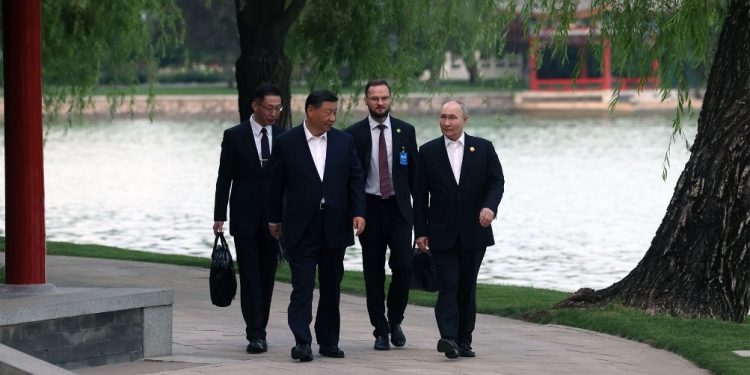 Chiến lược xoay trục về phía Đông của Nga và quan hệ Nga-Trung trong bối cảnh hiện nay 1 Chiến lược xoay trục về phía Đông của Nga và quan hệ Nga-Trung trong bối cảnh hiện nay