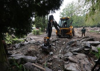 Ukraine khai quật mộ chiến sĩ Hồng quân: Sự sụp đổ của các giá trị đạo đức cuối cùng?