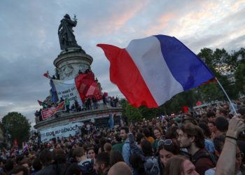 Giai đoạn mới của khủng hoảng chính trị tại Pháp