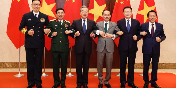 Ngoại trưởng Vương Nghị thăm Việt Nam: Tìm kiếm sự hòa giải trong cạnh tranh Mỹ – Trung